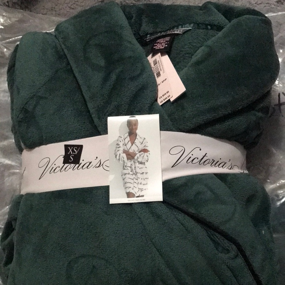 NWT Victoria's Secret Women's Short Plush Robe - Forest Green